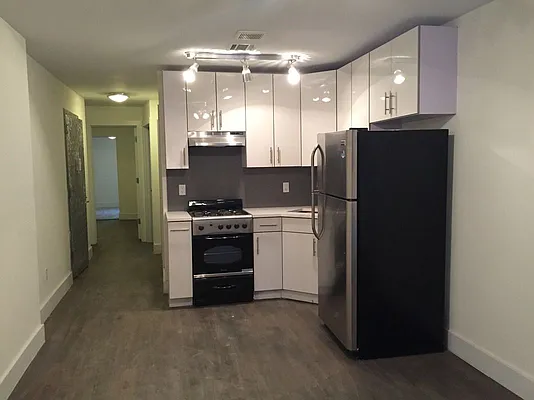 Rented by Premier Metro Realty Corp | media 9