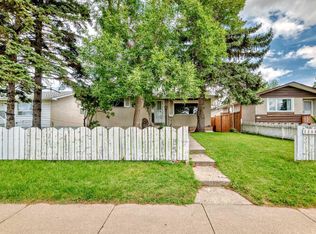 2208 47th St SE, Calgary, AB T2B1L6