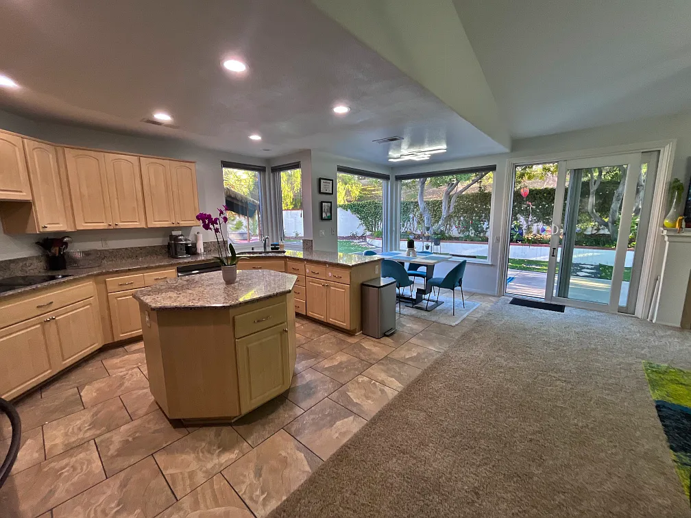 3 bed, 2673 sqft, $4,999 — Photo 3