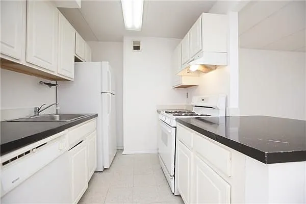 Rented by Evans Real Estate | media 3