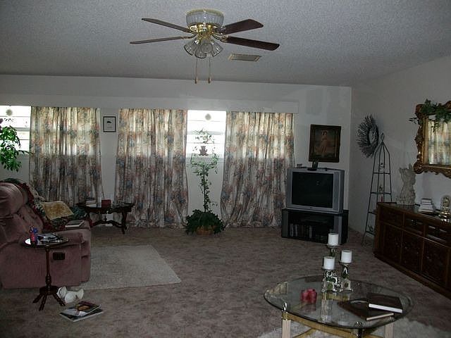 2nd image of 2228 Charles St