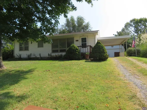 1003 Union St, Oskaloosa, KS 66066