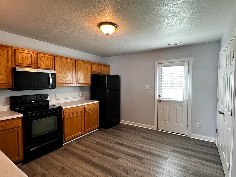 101 Bridgewood Dr — Photo 6