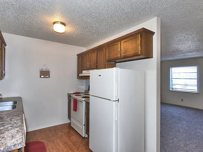 South Point Apartments — Photo 19