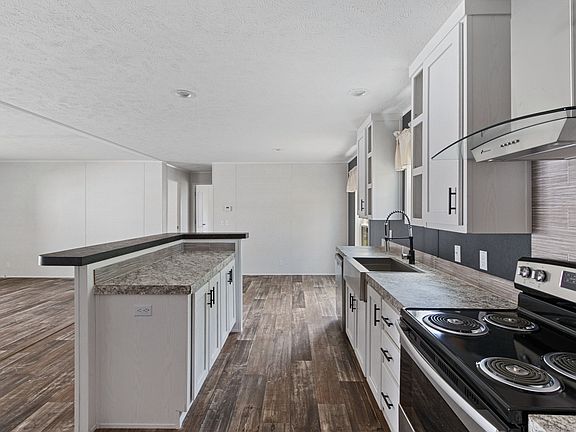 4th image of 620 Pelican St #620PE