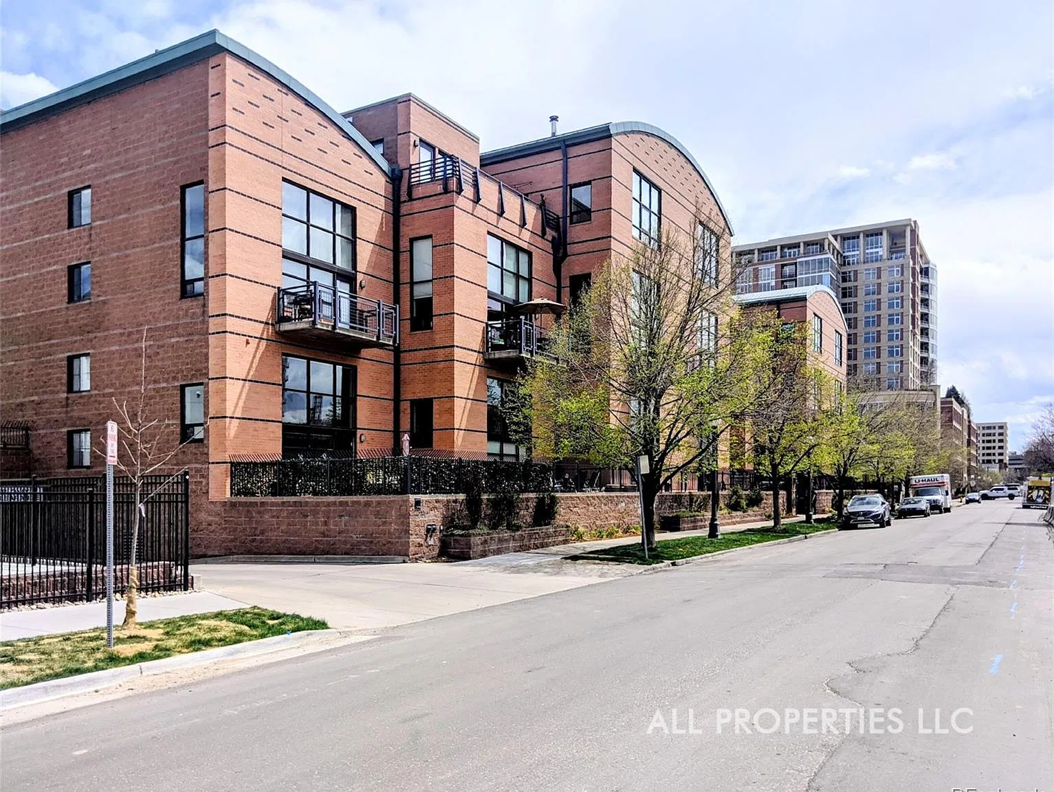 Metropolitan Lofts — Photo 1