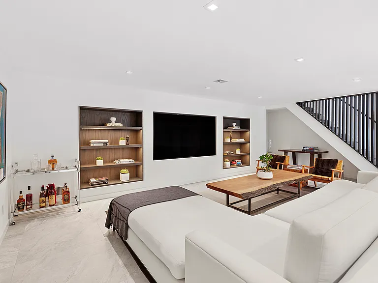 8 Patriots Ln — Photo 17