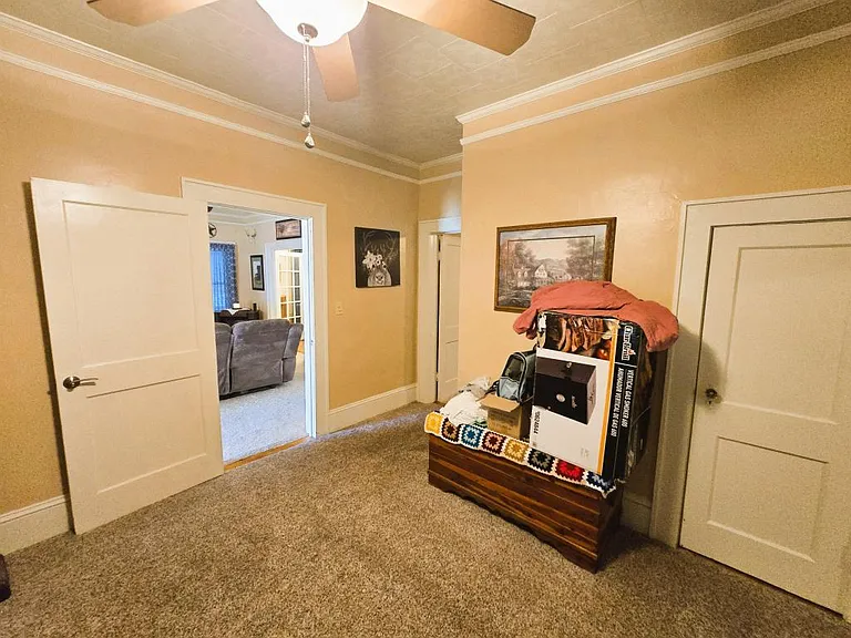 205 W Green St — Photo 13