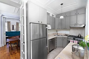 Rented by New York Casas Ltd.