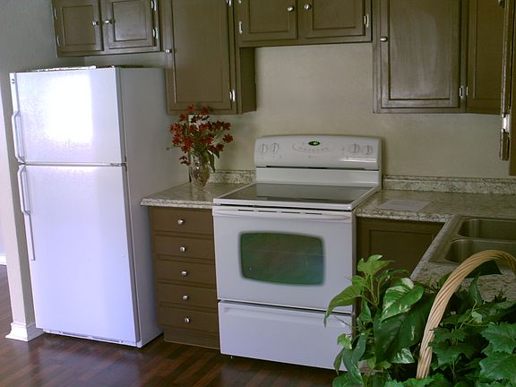 3rd image of 1302 W Kirby St