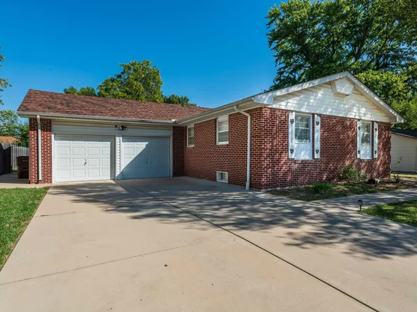 6912 E Zimmerly St, Wichita, KS 67207