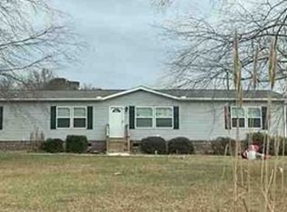 201 Rivenbark Rd, Wallace, NC 28466