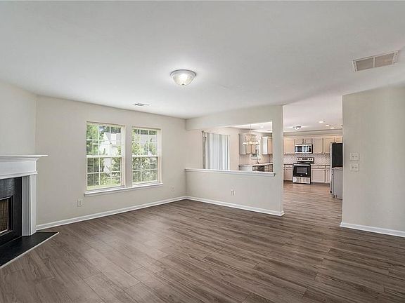 5th image of 3015 Whittier Way #3015
