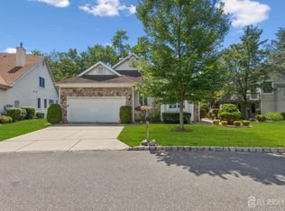 12 Whitehall Rd, Monroe Township, NJ 08831