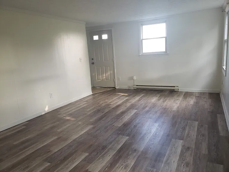 224 Lamont St — Photo 9