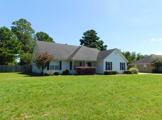 701 Edgewater Pl, Hahira, GA 31632