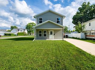 101 W Oak St, Le Roy, IL 61752