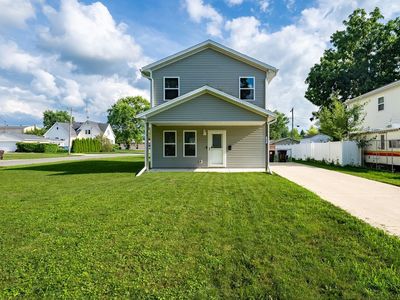 101 W Oak St, Le Roy, IL, 61752