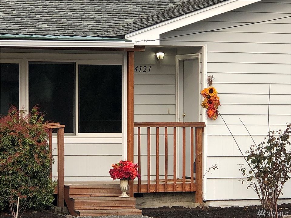 1st image of 4121 81st Pl NE