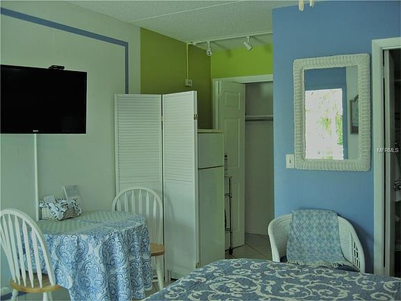 3rd image of 908 Villas Dr Unit 71