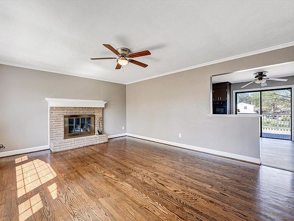 5th image of 2407 Laura Rd NW