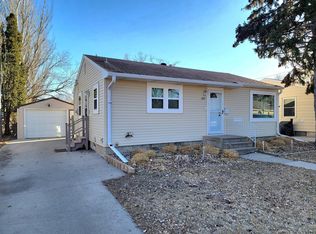 824 5th Ave NE, Aberdeen City, SD 57401