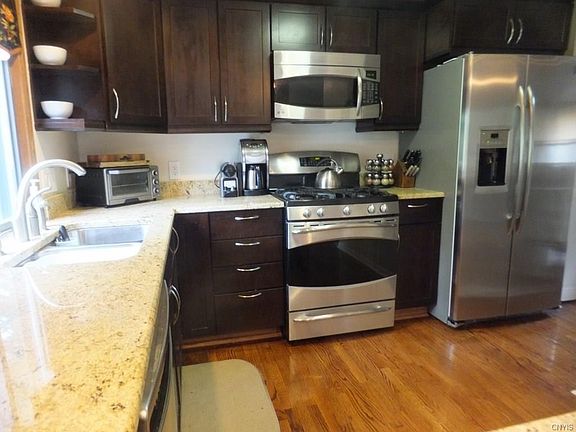 4th image of 338 Cameco Cir