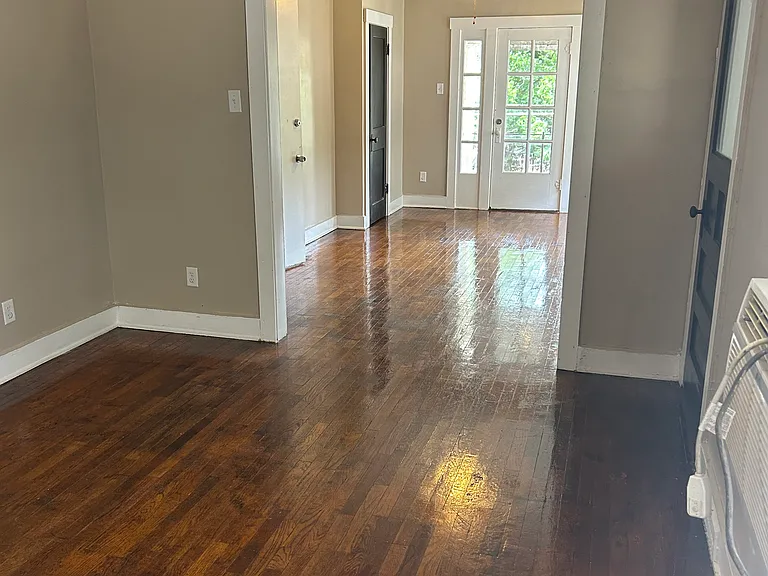 715 SW 5th St #3 — Photo 5