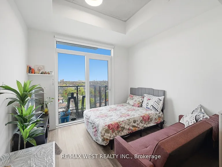 1808 Saint Clair Ave W #801 — Photo 9