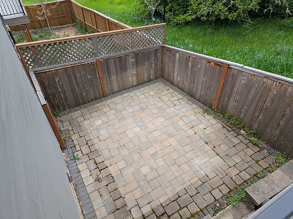 4th image of 2540 Fieldcress Rd