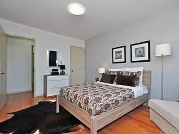 1635 Lexington Avenue image 1 of 7