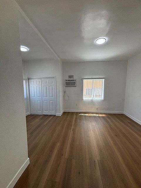 1st image of 222 Avenue 18 #6
