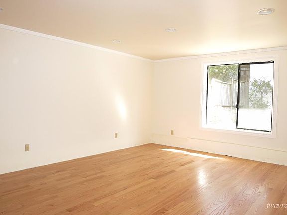 5th image of 2788 36th Ave