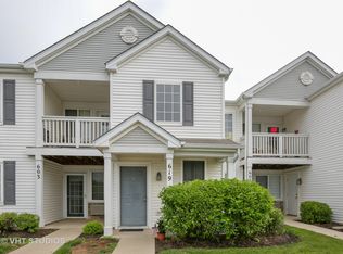 619 Silverstone Dr #619, Carpentersville, IL 60110