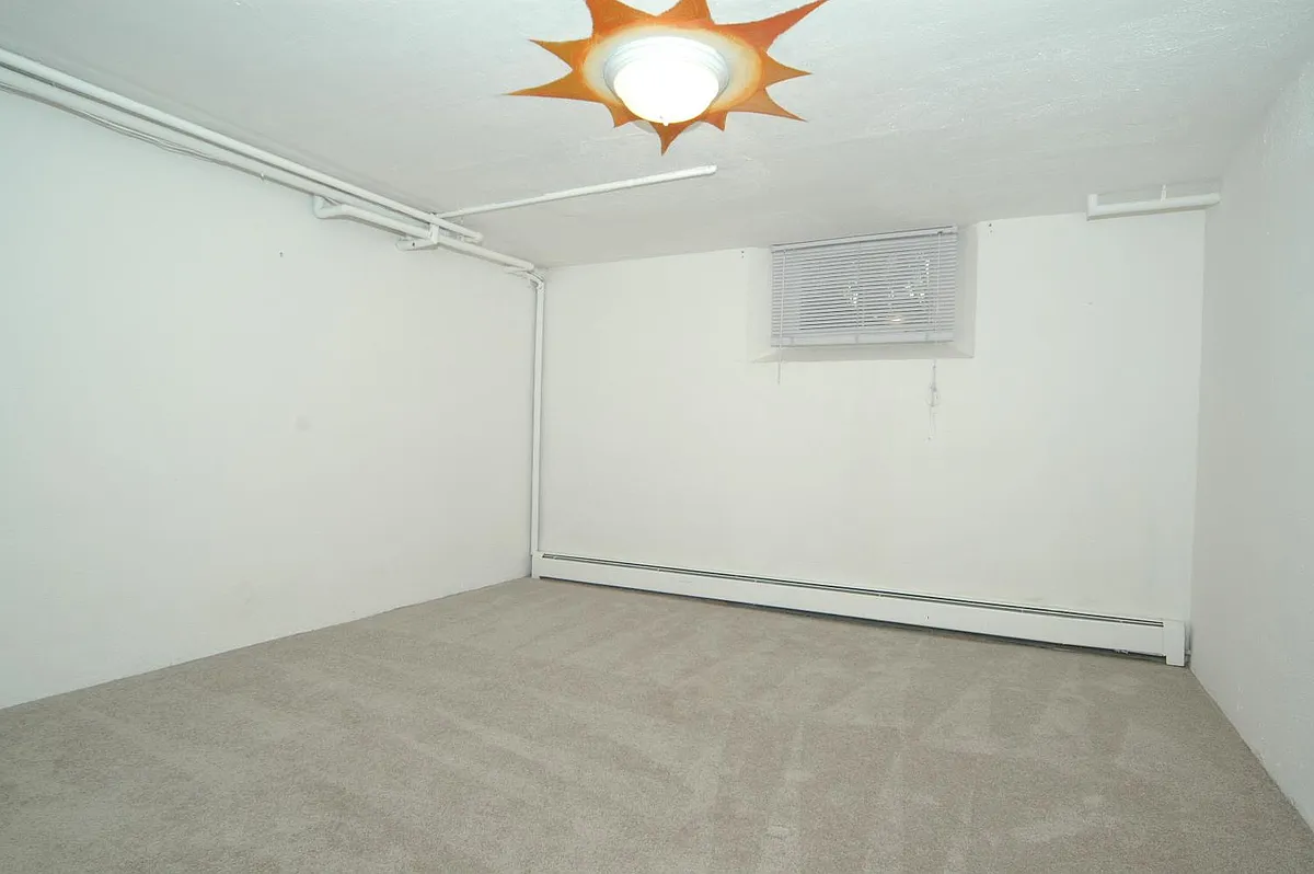 Building Photo - 1170 N Monroe St #B