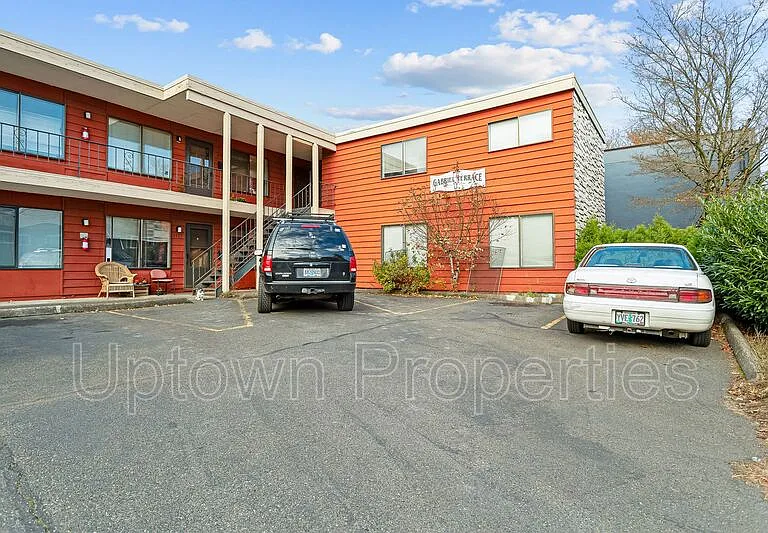 4127 SE 28th Ave — Photo 2