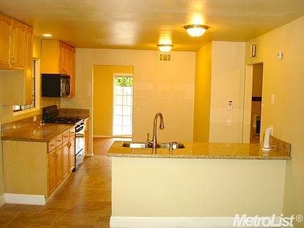 5th image of 709 Paloma Ave