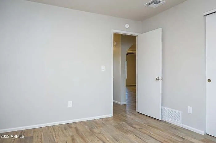 530 Hegge Dr — Photo 8