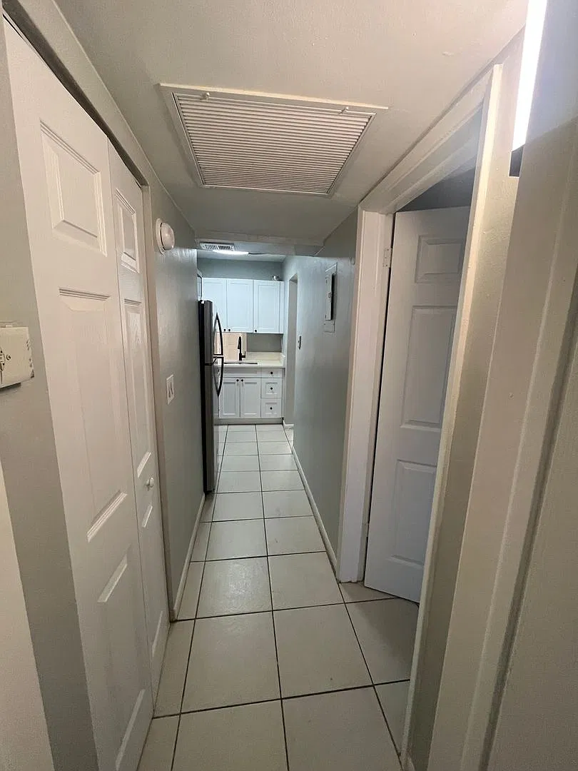 Camilia Manor — Photo 4