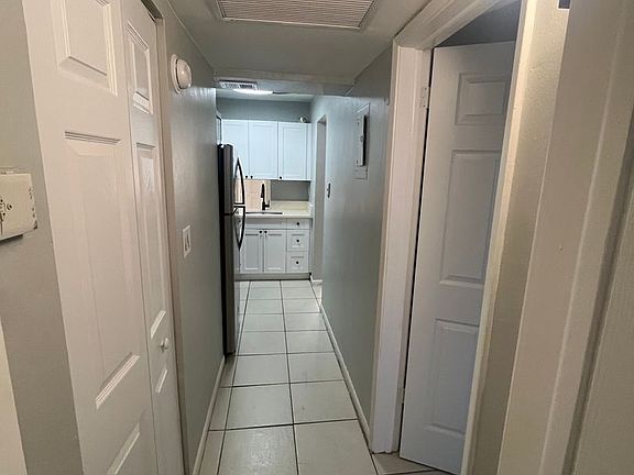 4th image of 830 N Riverside Dr APT 105