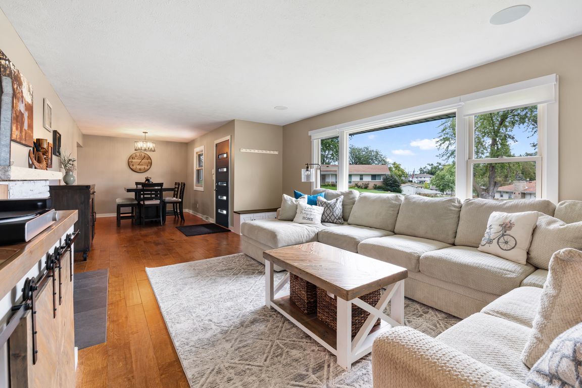 next background image