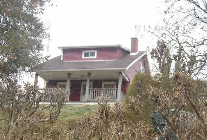 2nd image of 604 East Ave