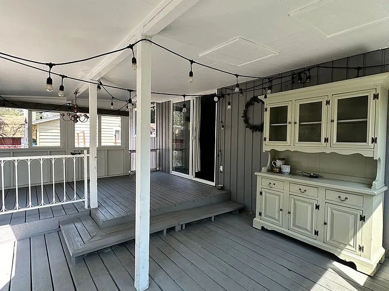 18 N Western Ave — Photo 24