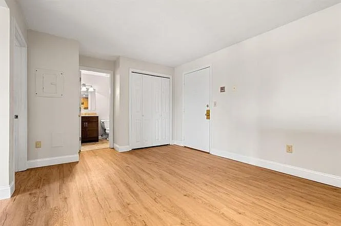 555 Calef Rd #3 — Photo 4