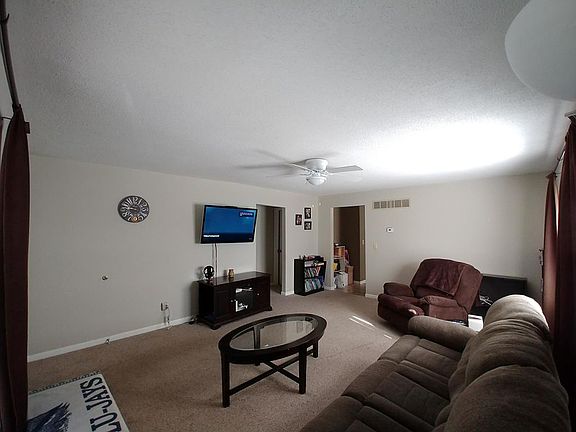 3rd image of 505 E 21st St
