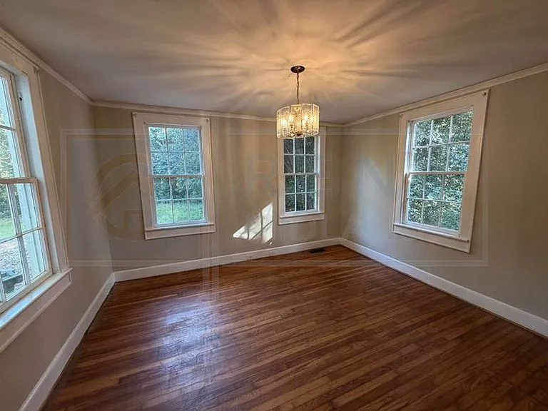 960 Zimalcrest Dr — Photo 3