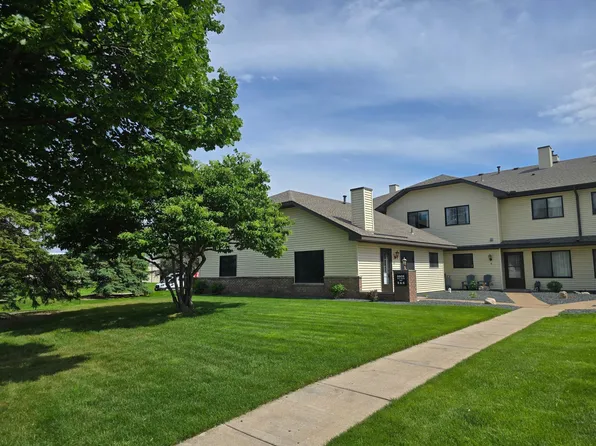 9905 54th Pl N APT 5, Plymouth, MN 55442