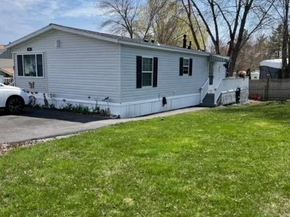 21 Seabreeze Drive, North Hampton, NH 03862