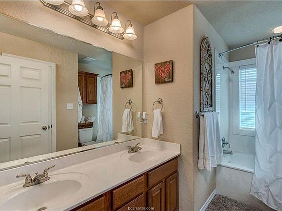 5th image of 921 Crystal Dove Ave