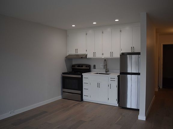 5th image of 315 Wayne Pl #203